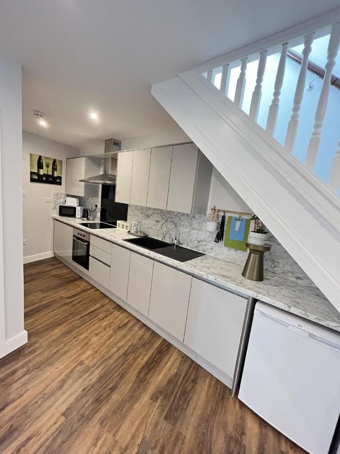 Moseley Village Apartments Бирмингем Экстерьер фото